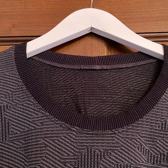 Lululemon long sleeve - Picture 3 of 3